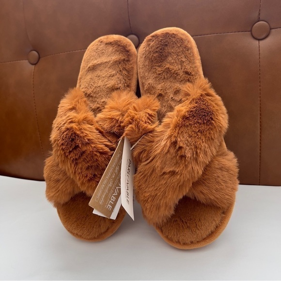 Parlovable Women's Cross Band Fuzzy Soft Plush Furry Slippers Indoor L 9/10 NWT - Picture 10 of 11